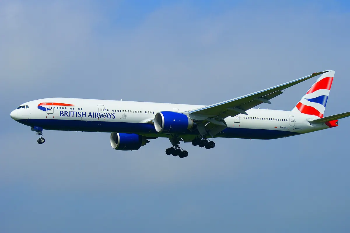 降落於成田國際機場的 British Airways 波音777客機