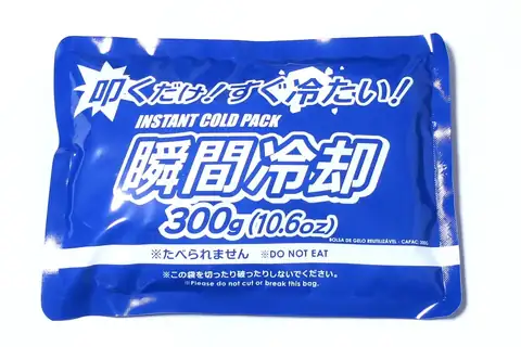 Blue instant cold pack labeled 300g (10.6oz) on a white background