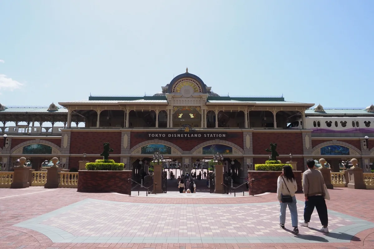 Front of the Tokyo Disneyland Hotel with its Victorian-style facade and entrance plaza