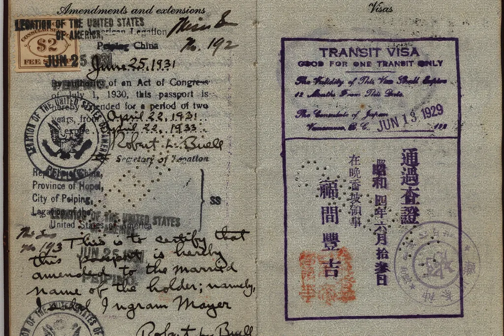 一页护照，上面有手写的修改内容和1929年日本驻温哥华领事馆签发的日本过境签证印章